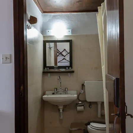 Belessi's Mansion 1 Гостевой дом Монемвазия