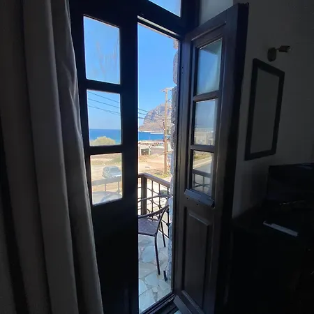 Belessi's Mansion 1 Гостевой дом Монемвазия