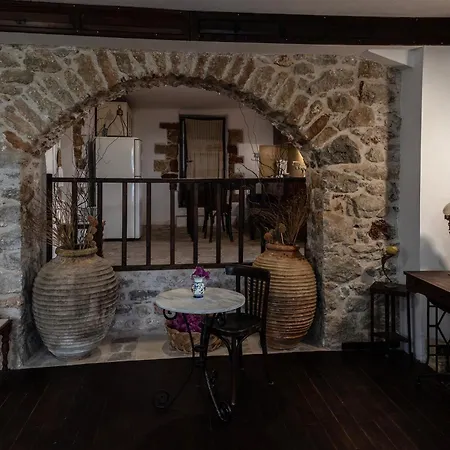 Гостевой дом Belessi's Mansion 1 3*