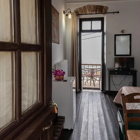 Belessi's Mansion 1 Гостевой дом Монемвазия