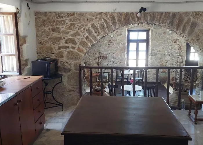 Belessi's Mansion 1 מונמבאסיה