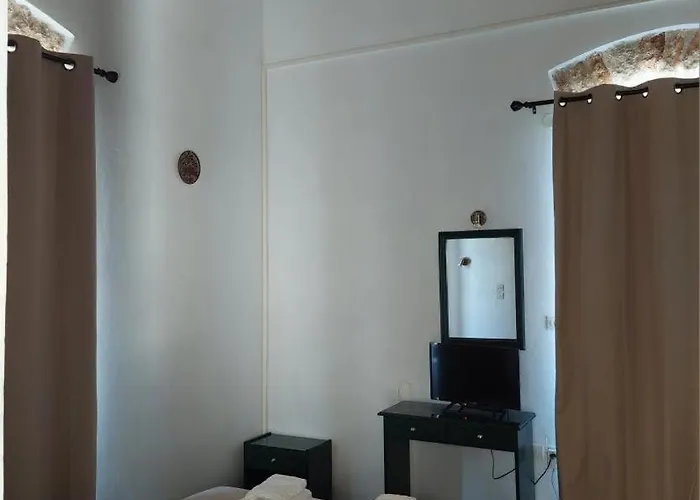 Belessi's Mansion 1 בית הארחה מונמבאסיה