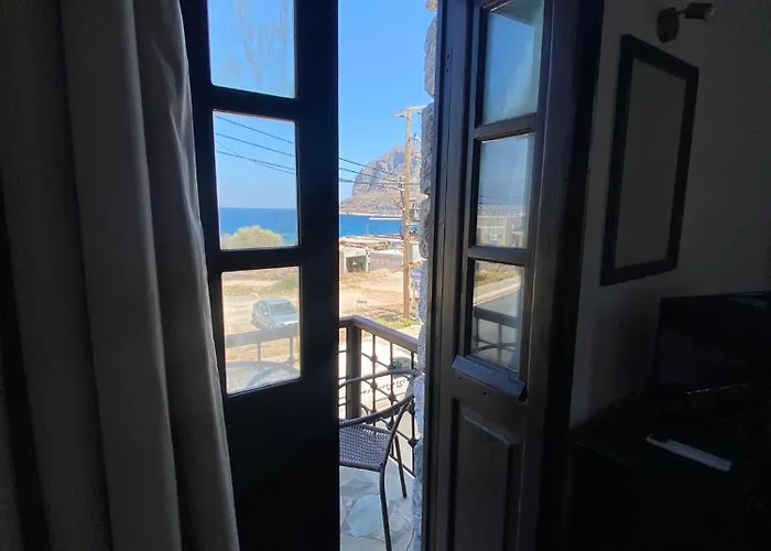 Belessi's Mansion 1 בית הארחה מונמבאסיה