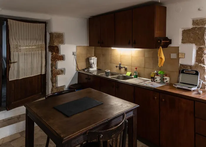 Belessi's Mansion 1 3*