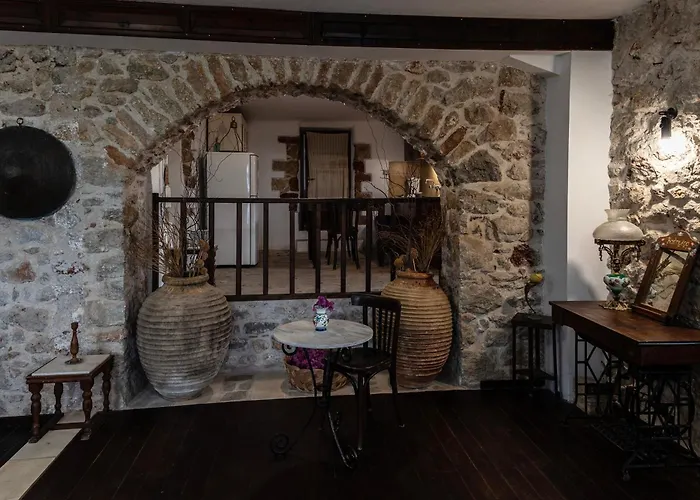 בית הארחה Belessi's Mansion 1 3*