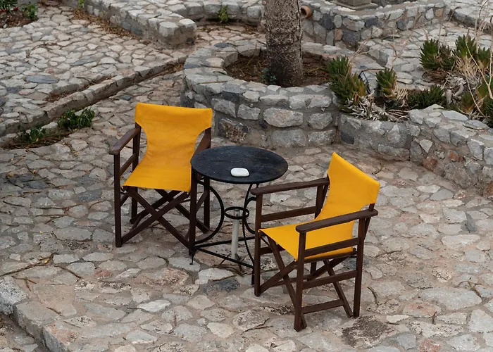 בית הארחה Belessi's Mansion 1