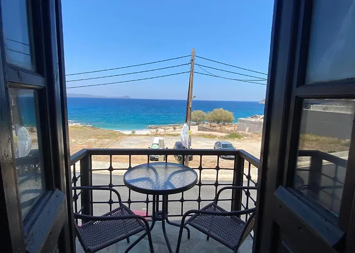 Belessi's Mansion 1 בית הארחה מונמבאסיה