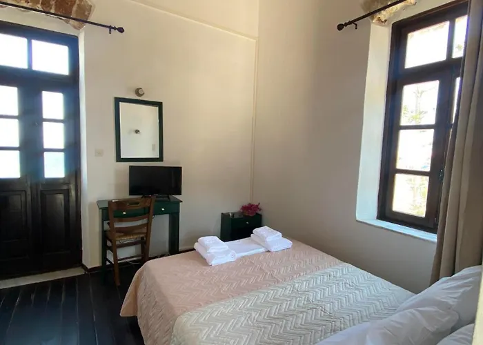 Belessi's Mansion 1 בית הארחה 3*