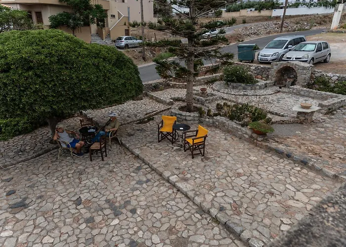 Belessi's Mansion 1 3* מונמבאסיה