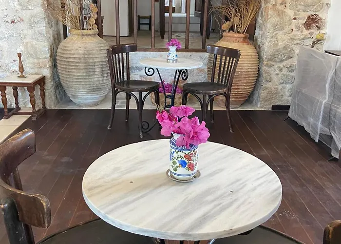 בית הארחה Belessi's Mansion 1