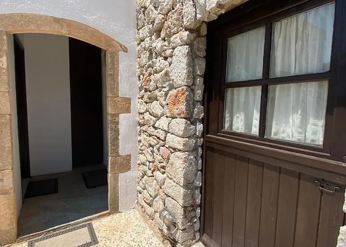 Belessi's Mansion 1 בית הארחה