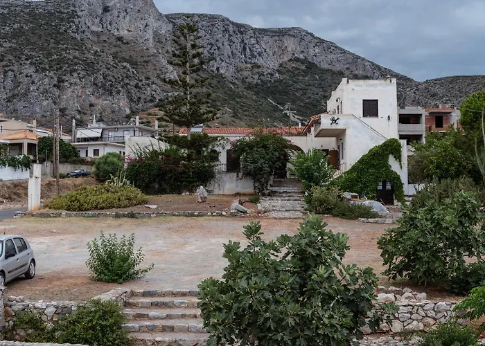 Belessi's Mansion 1 3* מונמבאסיה