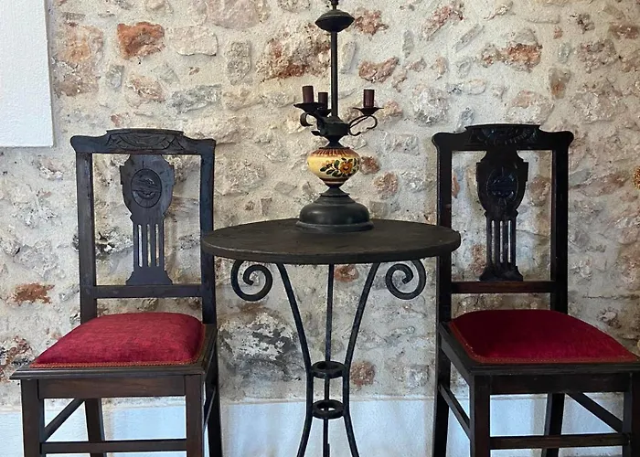 Belessi's Mansion 1 3* מונמבאסיה